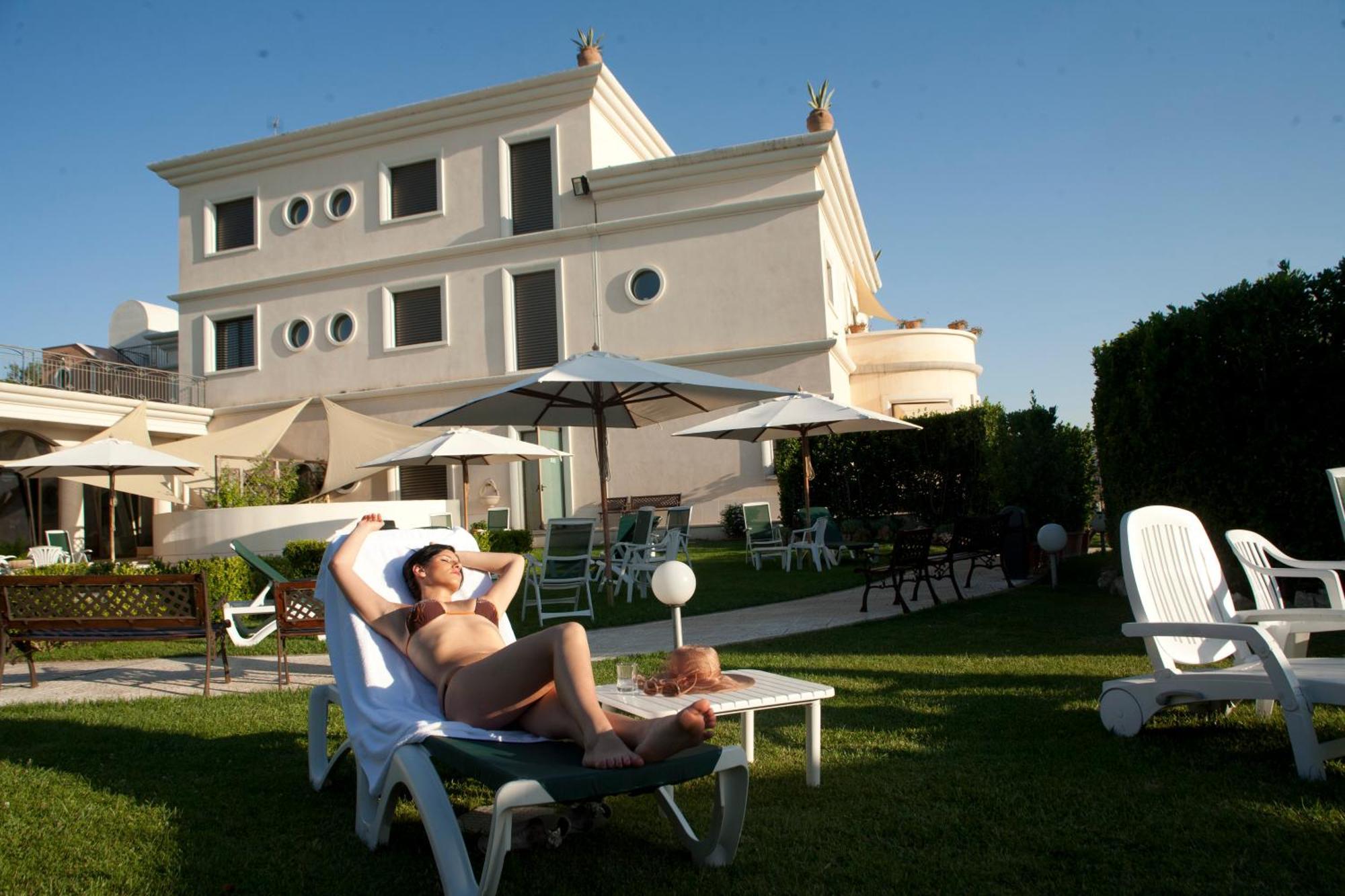 Hotel D'Altavilla Canosa di Puglia Luaran gambar
