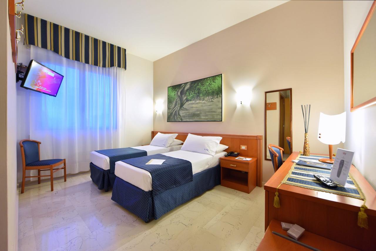 Hotel D'Altavilla Canosa di Puglia Luaran gambar