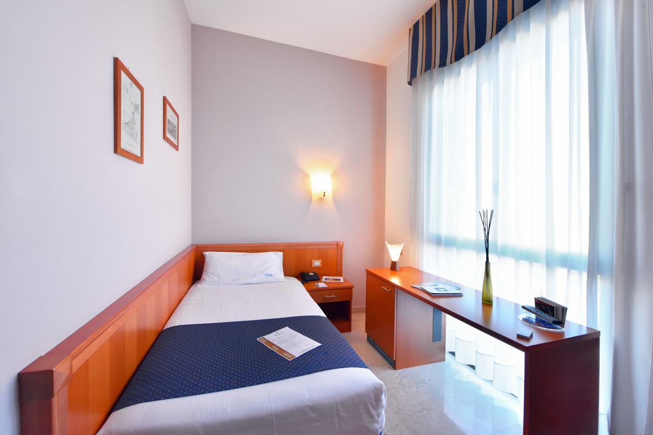 Hotel D'Altavilla Canosa di Puglia Luaran gambar